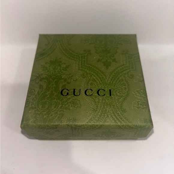 Gucci Silver Heart Bracelet (NEVER WORN) - Picture 4 of 6